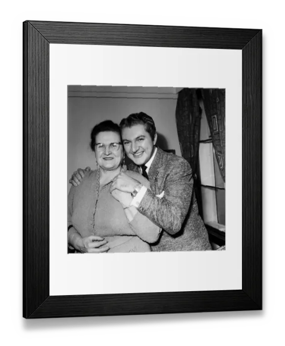 Framed Print : Liberace with his mother during his visit to Southampton. 25th September 1956
