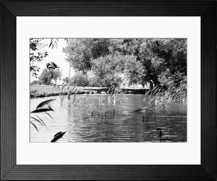 Framed Print : Village of Sherfield on Loddon, North Hampshire, August 1980