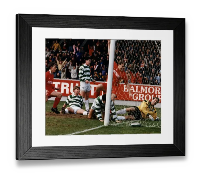 Framed Print : Mixu Paatelainen scrambles past fallen opponents Pat Bonner John Collins Mark McNally Framed Print : Mixu Paatelainen scrambles past fallen opponents Pat Bonner John Collins Mark McNally