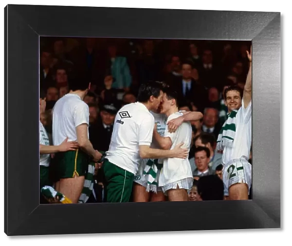 Celtic players celebrating winning Premier League April 1988 pat bonner andy