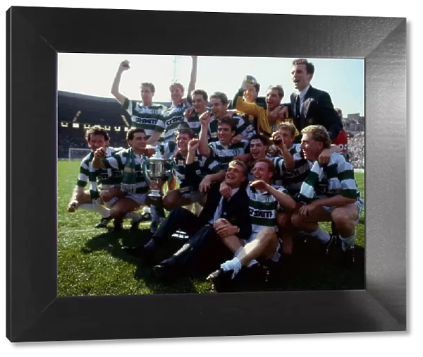 Celtic players celebrate with trophy May 1988 sdrscottishcupfinal