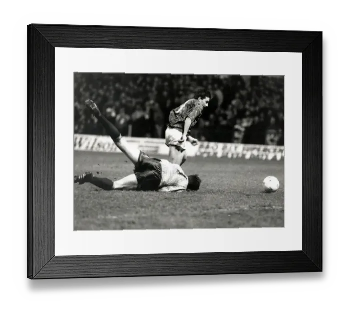 Framed Print : Pat Bonner Celtic goalkeeper Sport football Celtic Packy Bonner Hearts