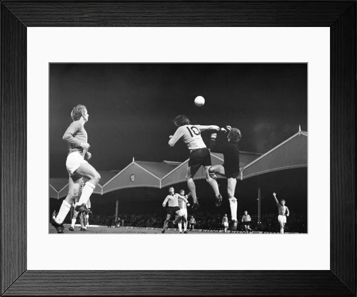 Framed Print : Wolves 4-1 Lokomotive Leipzig, UEFA Cup 2nd leg, match at Molineux Stadium Framed Print : Wolves 4-1 Lokomotive Leipzig, UEFA Cup 2nd leg, match at Molineux Stadium