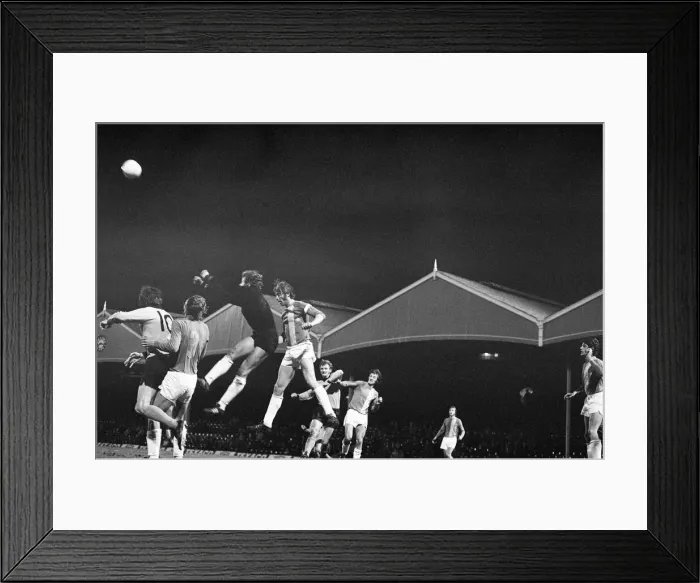 Framed Print : Wolves 4-1 Lokomotive Leipzig, UEFA Cup 2nd leg, match at Molineux Stadium Framed Print : Wolves 4-1 Lokomotive Leipzig, UEFA Cup 2nd leg, match at Molineux Stadium