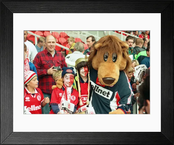 Framed Print : Chelsea 2 - 0 Middlesbrough, Premier League match held at the Cellnet Stadium Framed Print : Chelsea 2 - 0 Middlesbrough, Premier League match held at the Cellnet Stadium