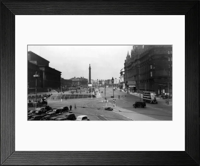 Framed Print : A scene in a North-West port during yesterdays daylight raid after two nights severe