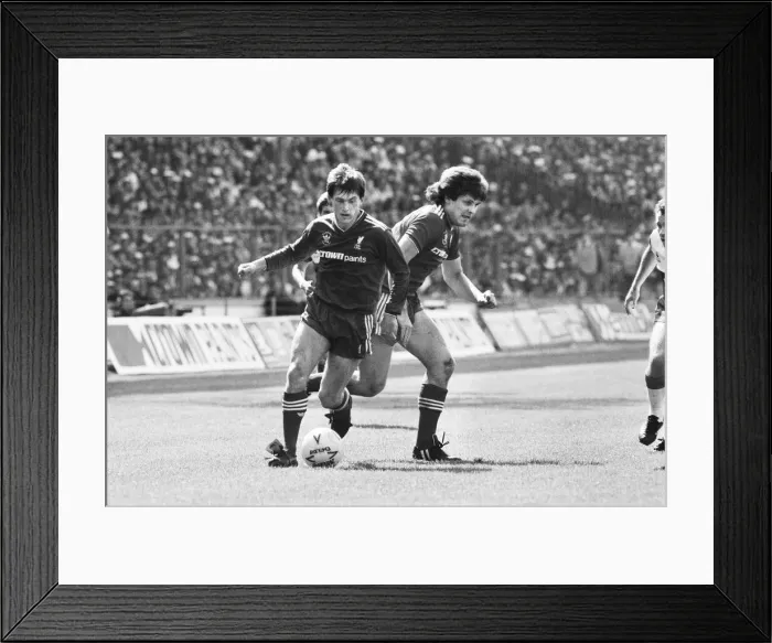 Framed Print : Liverpool 3-1 Everton, FA Cup Final, Wembley Stadium, London, Saturday. Match Action: Kenny Dalglish on the ball. 10th May 1986 Framed Print : Liverpool 3-1 Everton, FA Cup Final, Wembley Stadium, London, Saturday. Match Action: Kenny Dalglish on the ball. 10th May 1986