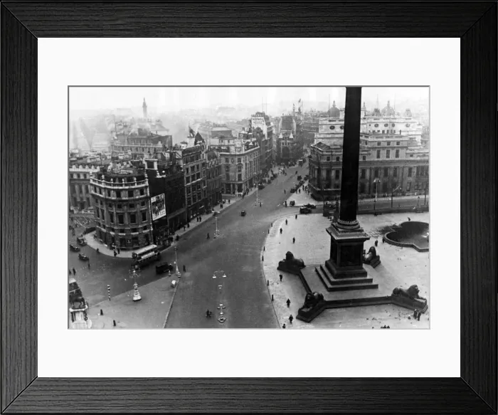 Framed Print : Trafalgar Square, cira 1935