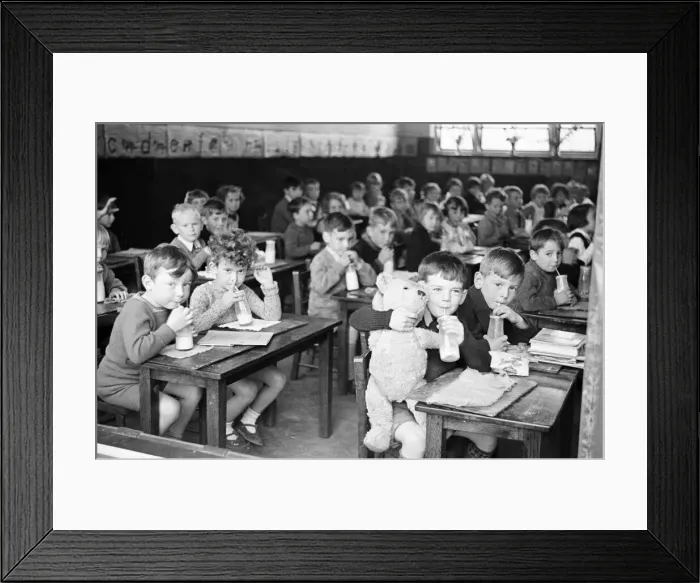 Framed Print : Pupils at the newly opened Latchmere Road School, Kingston Upon Thames seen here having a Framed Print : Pupils at the newly opened Latchmere Road School, Kingston Upon Thames seen here having a