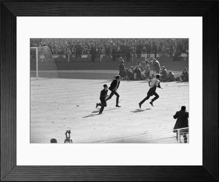Framed Print : 1966 World Cup Final at Wembley Stadium. England 4 v West Germany 2 Framed Print : 1966 World Cup Final at Wembley Stadium. England 4 v West Germany 2