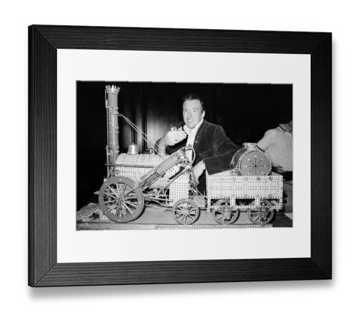 Framed Print : Meccano Exhibition, Henley-on-Thames, Oxfordshire, August 1980 Framed Print : Meccano Exhibition, Henley-on-Thames, Oxfordshire, August 1980