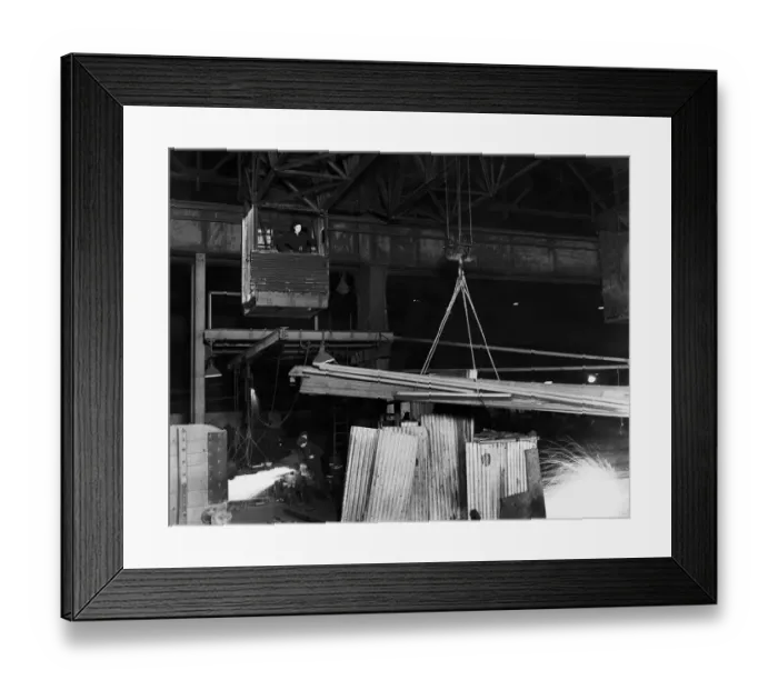 Framed Print : Olive Taylor, the female crane operator. 4th December 1940 Framed Print : Olive Taylor, the female crane operator. 4th December 1940