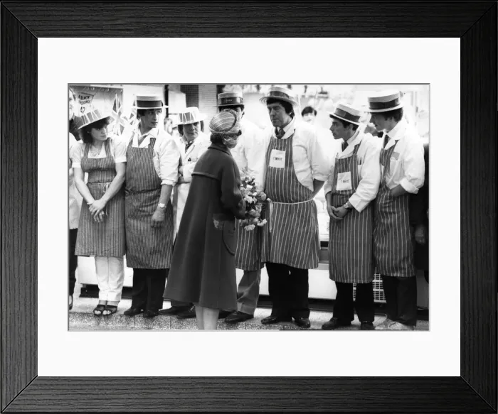 Framed Print : Queen Elizabeth II in Merseyside speaking with local workers Framed Print : Queen Elizabeth II in Merseyside speaking with local workers