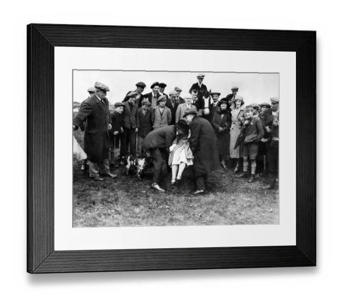 Framed Print : Beating the bounds, Newbiggin, Northumberland. 20th May 1931 Framed Print : Beating the bounds, Newbiggin, Northumberland. 20th May 1931