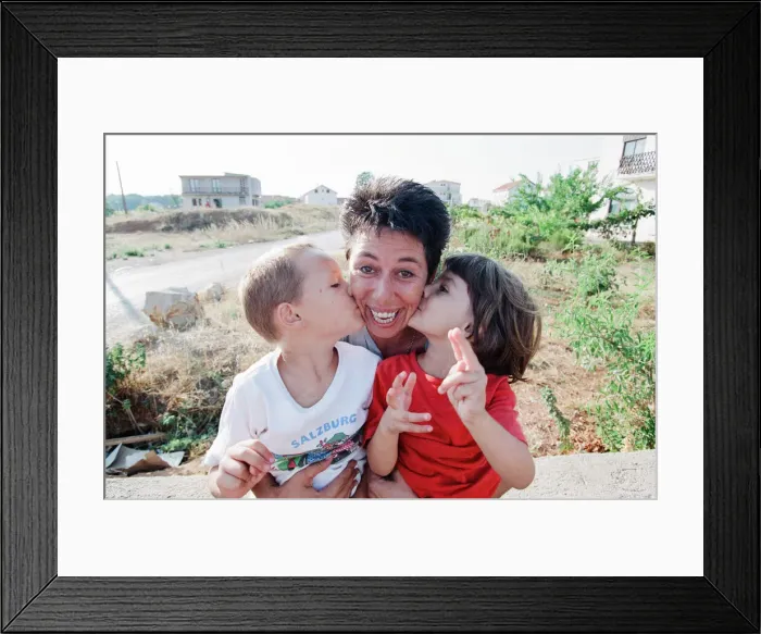 Framed Print : Sally Becker, British Aid Worker pictured August 1993. Returns to Mostar Framed Print : Sally Becker, British Aid Worker pictured August 1993. Returns to Mostar