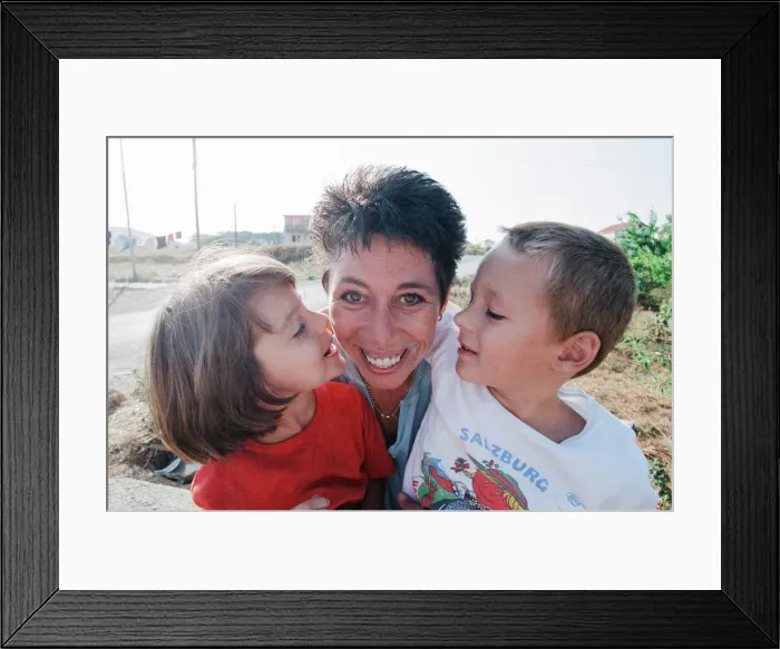 Framed Print : Sally Becker, British Aid Worker pictured August 1993. Returns to Mostar Framed Print : Sally Becker, British Aid Worker pictured August 1993. Returns to Mostar