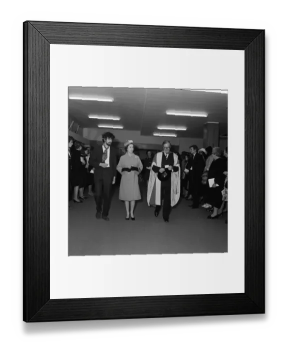 Framed Print : Queen Elizabeth II meets Piers Corbyn. Picture shows Piers Corbyn (left Framed Print : Queen Elizabeth II meets Piers Corbyn. Picture shows Piers Corbyn (left
