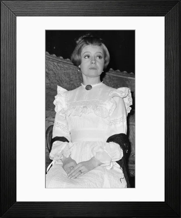 Framed Print : Prunella Scales stars in An Evening With Queen Victoria Framed Print : Prunella Scales stars in An Evening With Queen Victoria