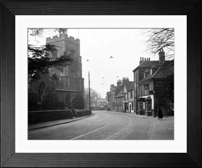 Framed Print : Hillingdon, The Vine, Hillingdon Village 1932 Framed Print : Hillingdon, The Vine, Hillingdon Village 1932