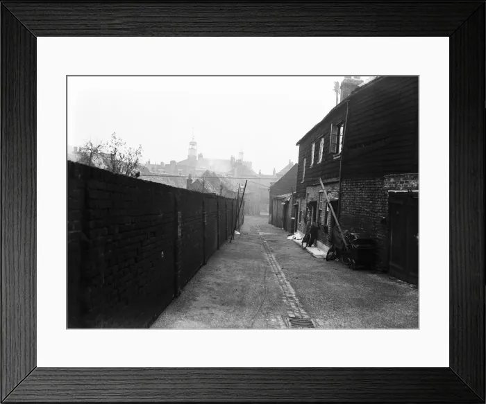 Framed Print : Uxbridge, Bakers yard. Slum clearance. Inhabitants of Bakers Yard, Nashs Yard Framed Print : Uxbridge, Bakers yard. Slum clearance. Inhabitants of Bakers Yard, Nashs Yard