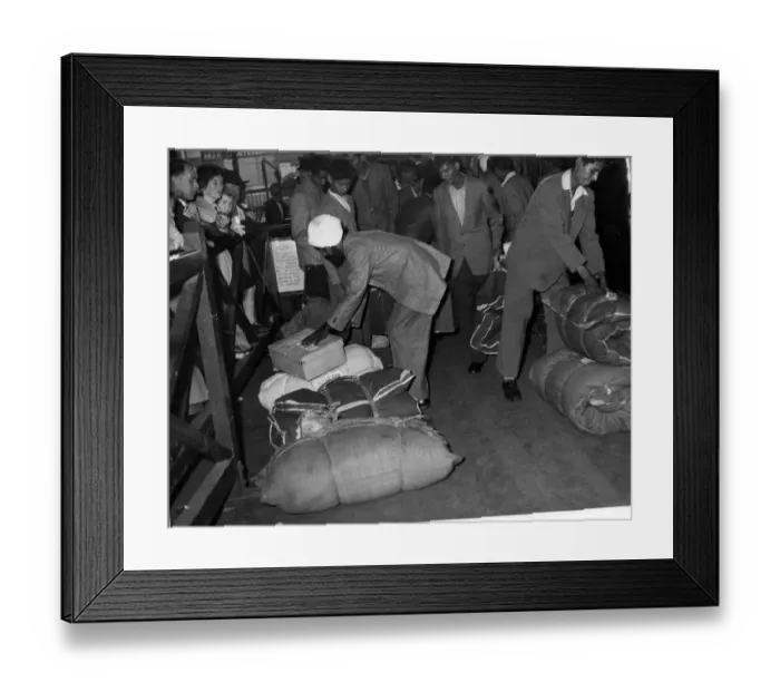 Framed Print : Indian Immigrants arrive in London. Nobody is id d in this picture Framed Print : Indian Immigrants arrive in London. Nobody is id d in this picture