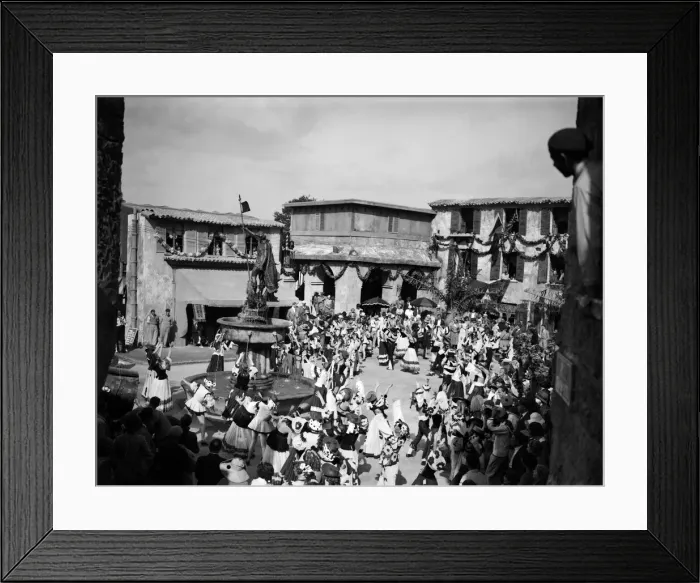 Framed Print : Filming of Brewsters Millions, directed by Thornton Freeland at British Framed Print : Filming of Brewsters Millions, directed by Thornton Freeland at British