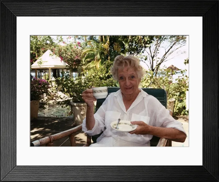 Framed Print : Joan Hickson Actress plays Miss Marple Dbase Framed Print : Joan Hickson Actress plays Miss Marple Dbase
