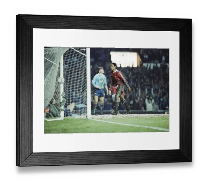 Framed Print : Man United 2-1 Middlesbrough, League Cup match at Old Trafford, Wednesday 11th March 1992 Framed Print : Man United 2-1 Middlesbrough, League Cup match at Old Trafford, Wednesday 11th March 1992