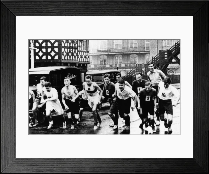 Framed Print : The Great Walk, Spring Walk 1939. An annual sporting event held at Cadbury Framed Print : The Great Walk, Spring Walk 1939. An annual sporting event held at Cadbury