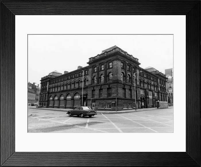 Framed Print : The Royal Exchange, Middlesbrough, 20th February 1981 Framed Print : The Royal Exchange, Middlesbrough, 20th February 1981