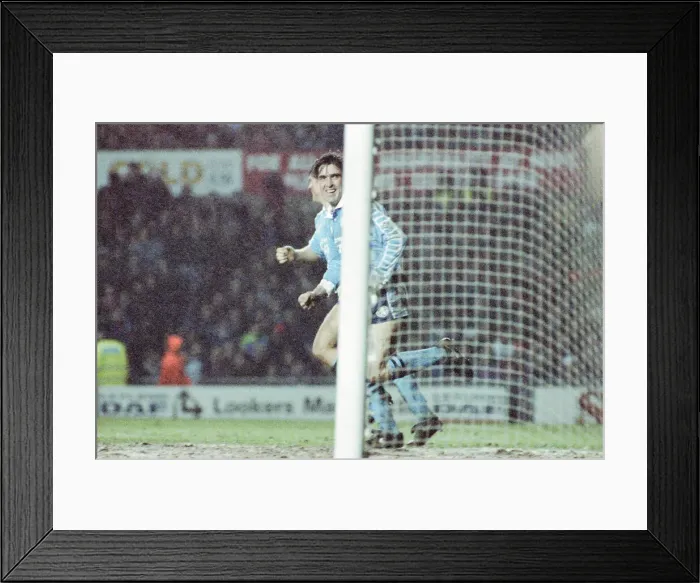 Framed Print : Man United 2-1 Middlesbrough, League Cup match at Old Trafford, Wednesday 11th March 1992 Framed Print : Man United 2-1 Middlesbrough, League Cup match at Old Trafford, Wednesday 11th March 1992