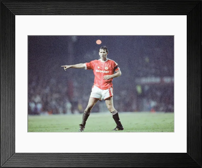 Framed Print : Man United 2-1 Middlesbrough, League Cup match at Old Trafford, Wednesday 11th March 1992 Framed Print : Man United 2-1 Middlesbrough, League Cup match at Old Trafford, Wednesday 11th March 1992