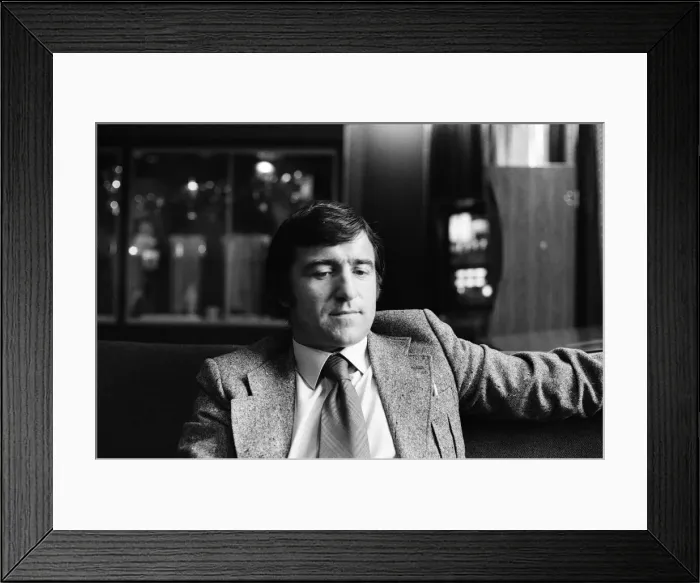 Framed Print : Terry Venables - Crystal Palace football manager pictured for The Daily Mirror