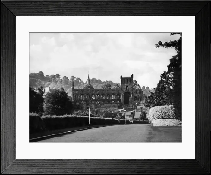 Framed Print : View from the South of Jedburgh Abbey, the ruined 12th century Augustinian abbey