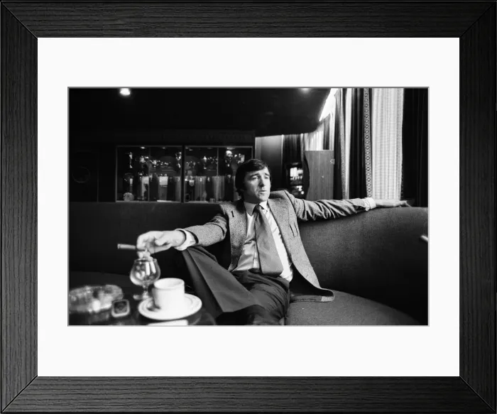 Framed Print : Terry Venables - Crystal Palace football manager pictured for The Daily Mirror
