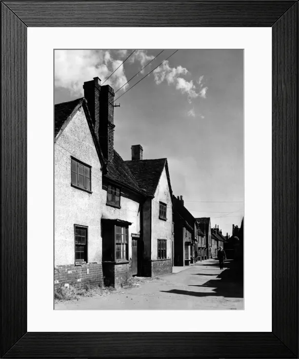 Framed Print : The Castle, High Street, Stevenage Old Town, Herts. 16th November 1949 Framed Print : The Castle, High Street, Stevenage Old Town, Herts. 16th November 1949