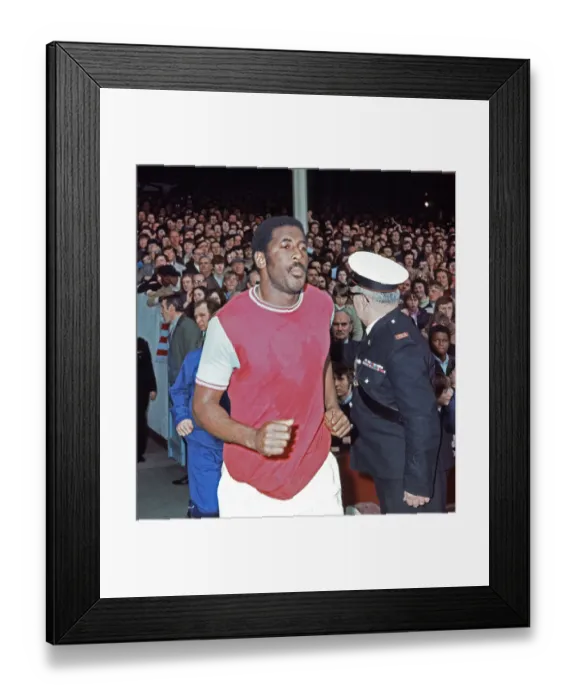 Framed Print : English League Division One match at Upton Park. West Ham United 2 v Leeds United 2