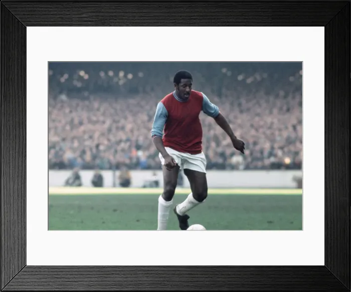 Framed Print : FA Cup Fourth Round Replay match at Upton Park. West Ham United 3 v Hereford United Framed Print : FA Cup Fourth Round Replay match at Upton Park. West Ham United 3 v Hereford United