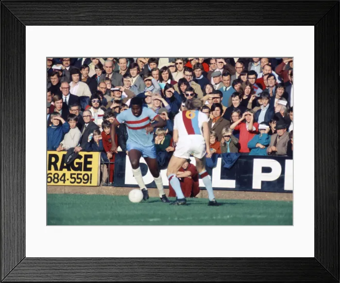 Framed Print : English League Division One match at Selhurst Park. Crystal Palace 0 v West Ham Framed Print : English League Division One match at Selhurst Park. Crystal Palace 0 v West Ham