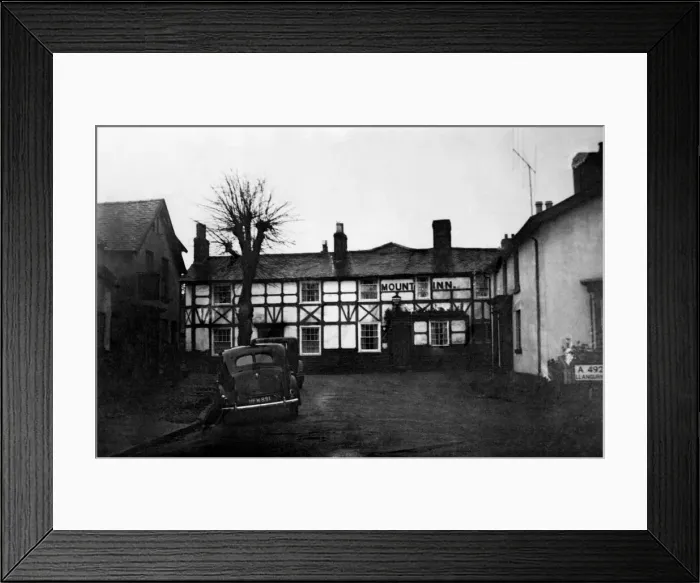 Framed Print : Exterior view of the Mount Inn in the town of Llandidloes in Montgomeryshire, Wales
