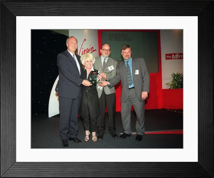 Framed Print : Pride Of Britain Awards May 1999 Winners Barbara Windsor with the inventors of