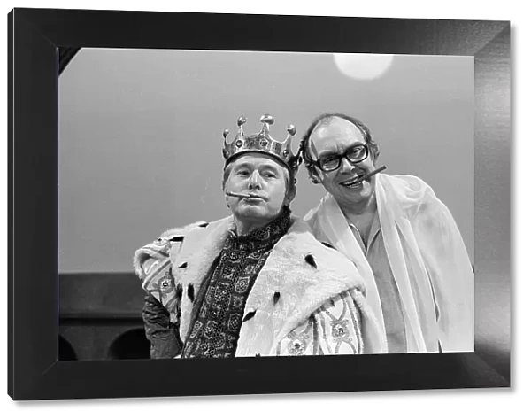 Ernie Wise (left) and Eric Morecambe (right) in The Morecambe
