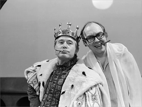 Ernie Wise (left) and Eric Morecambe (right) in The Morecambe