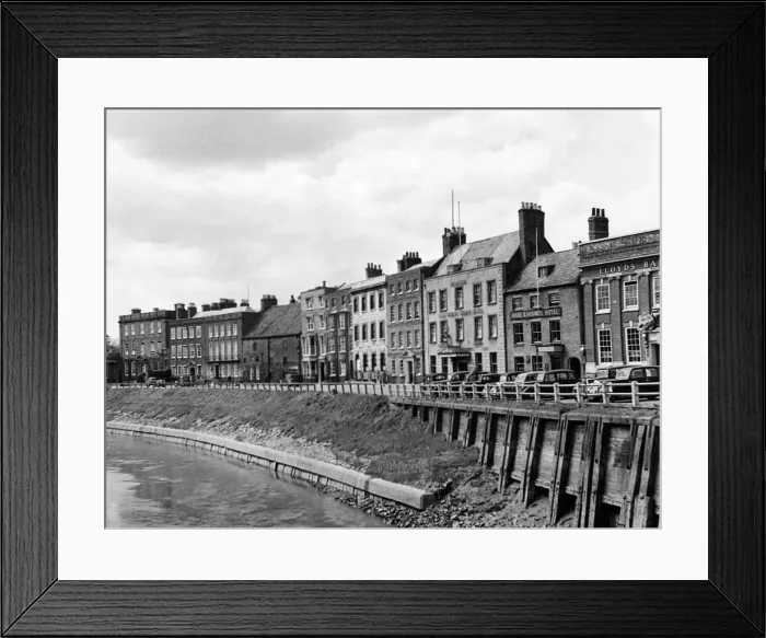 Framed Print : The West Canal main drainage channel for the surrounding Fens