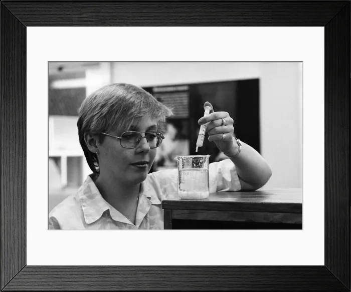 Framed Print : Brakenhale School Feature, Bracknell, Berkshire, 15th January 1986. Biology Framed Print : Brakenhale School Feature, Bracknell, Berkshire, 15th January 1986. Biology