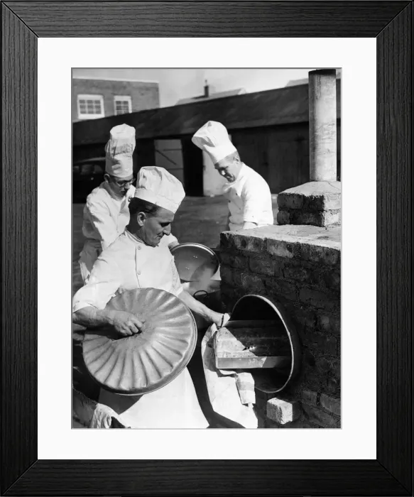 Framed Print : Chefs from Liverpool Education Committee School, prepare a meal in a field kitchen using Framed Print : Chefs from Liverpool Education Committee School, prepare a meal in a field kitchen using