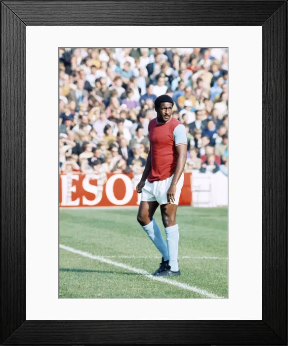 Framed Print : English League Division One match at Elland Road. Leeds United 0 v West Ham United