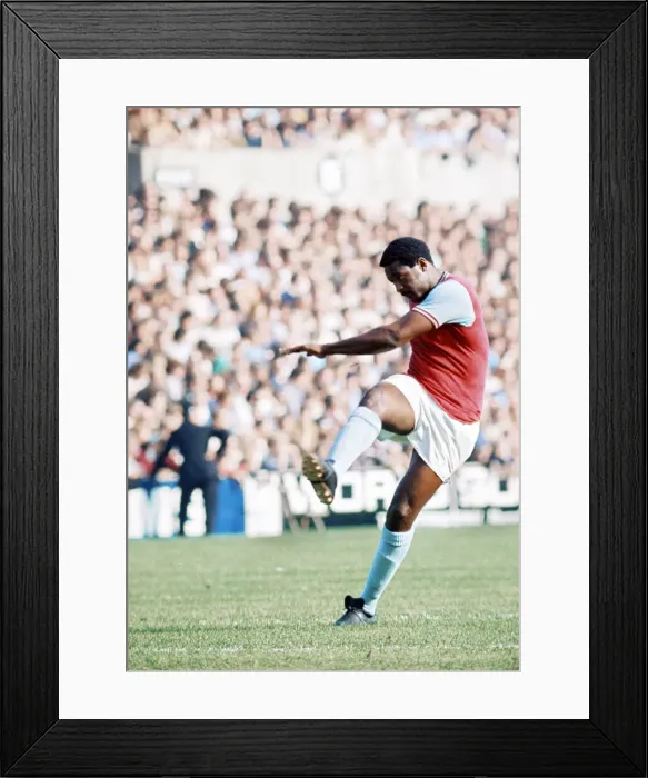Framed Print : English League Division One match at Elland Road. Leeds United 0 v West Ham United Framed Print : English League Division One match at Elland Road. Leeds United 0 v West Ham United