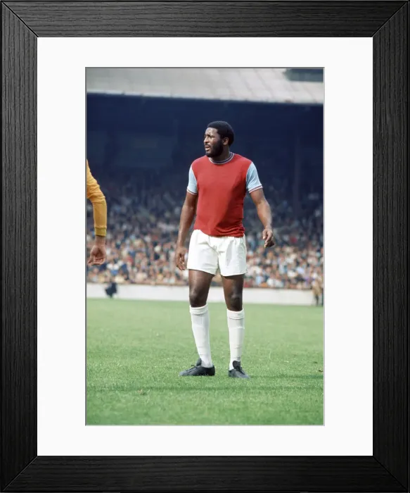 Framed Print : English League Division One match at Upton Park. West Ham United 1 v Everton 0 Framed Print : English League Division One match at Upton Park. West Ham United 1 v Everton 0