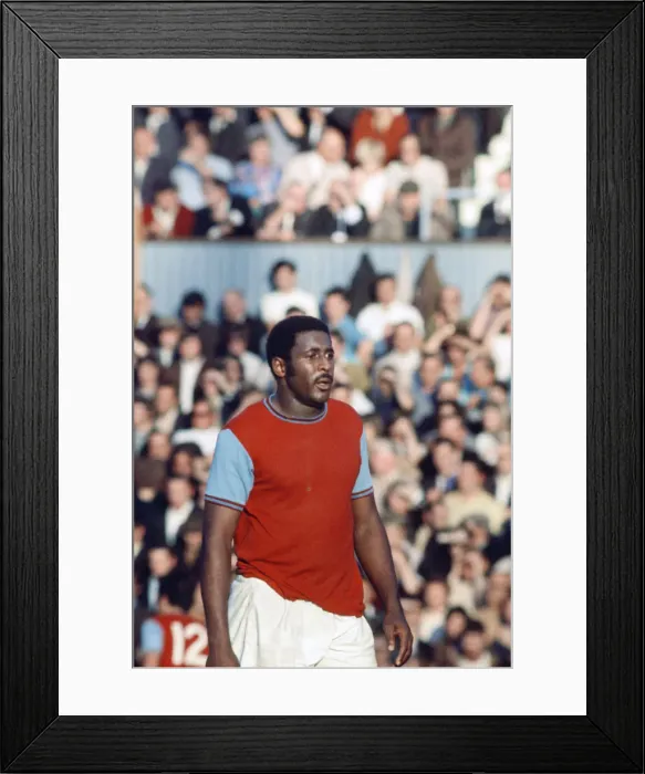 Framed Print : English League Division One match at Upton Park. West Ham United 1 v Wolverhampton Framed Print : English League Division One match at Upton Park. West Ham United 1 v Wolverhampton